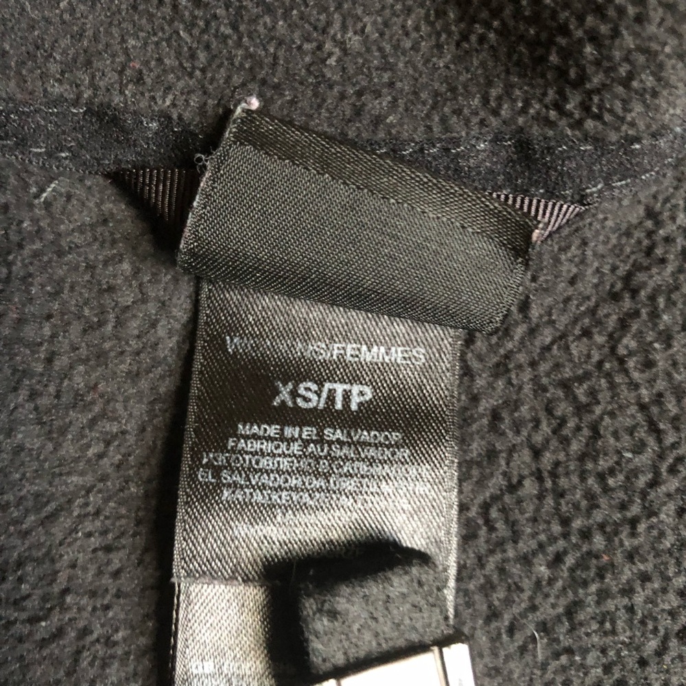✨3/12 - donating✨ The North Face black fleece zip up - Picture 4 of 6